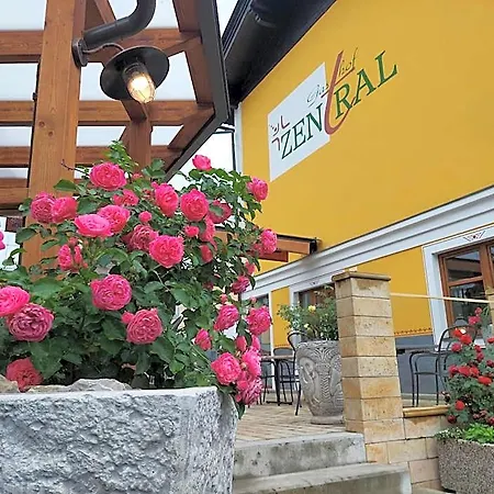Zentral *